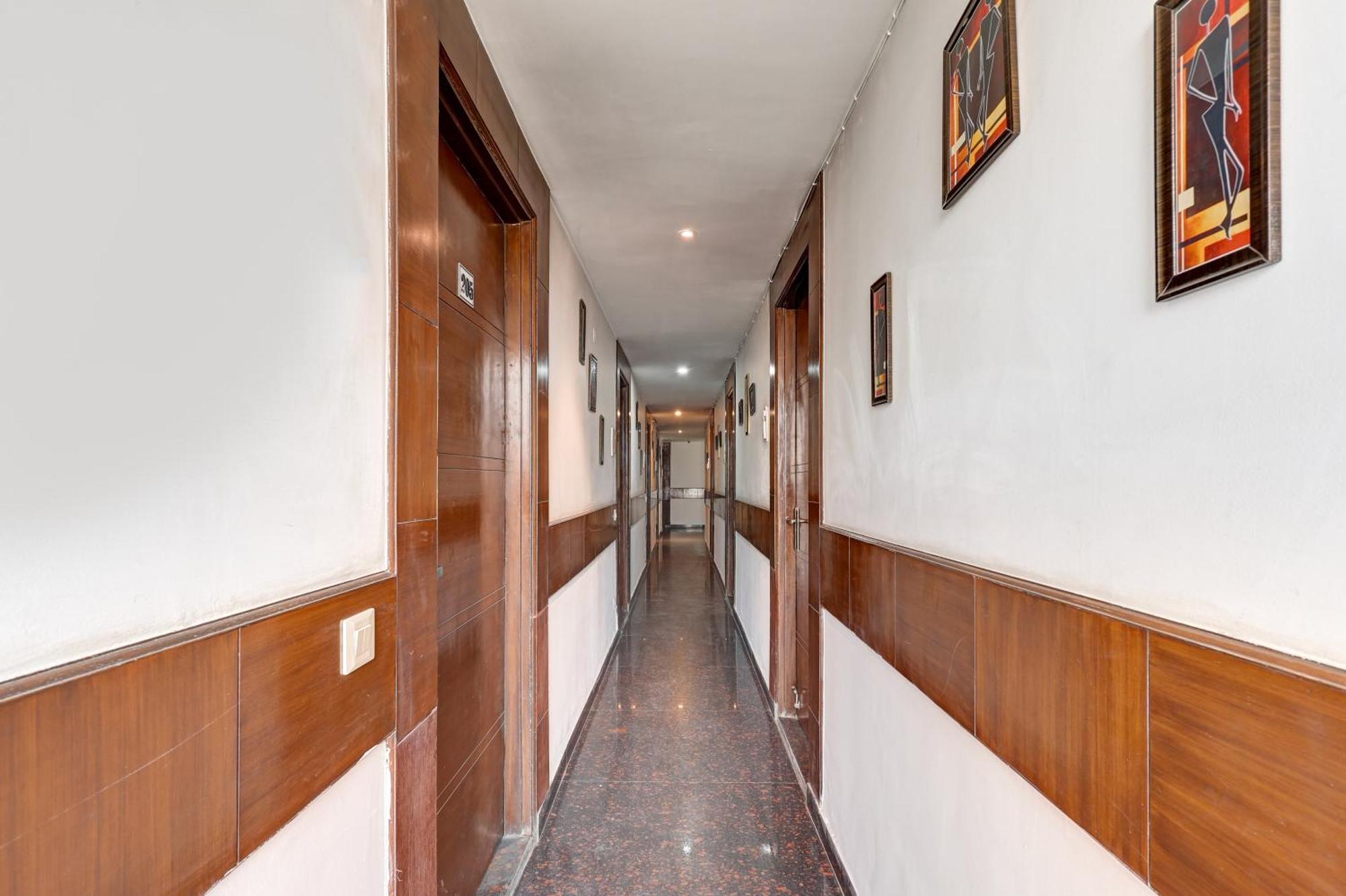 Hotel Aron By The Premium Villa Neu-Delhi Exterior foto