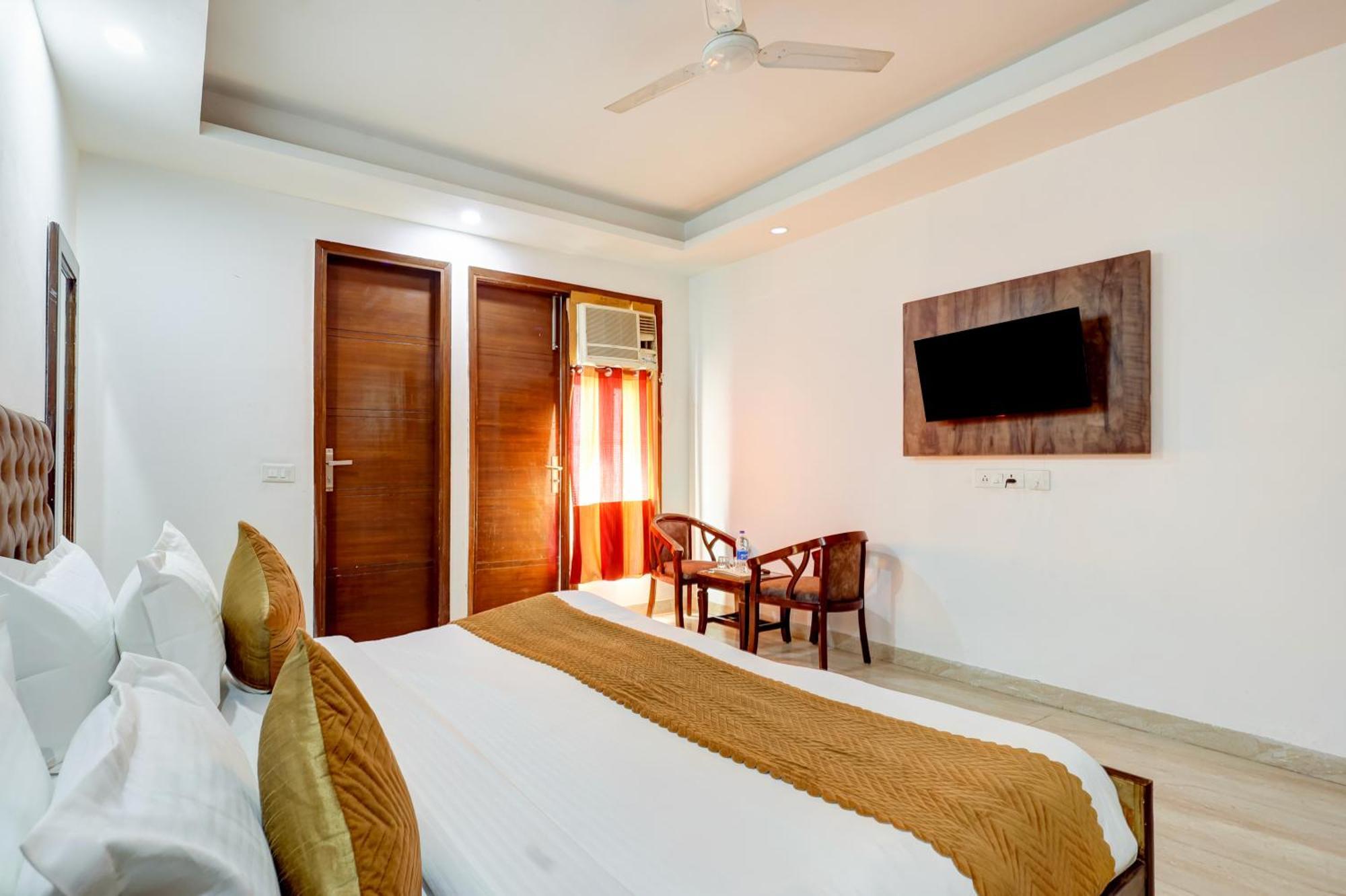 Hotel Aron By The Premium Villa Neu-Delhi Exterior foto