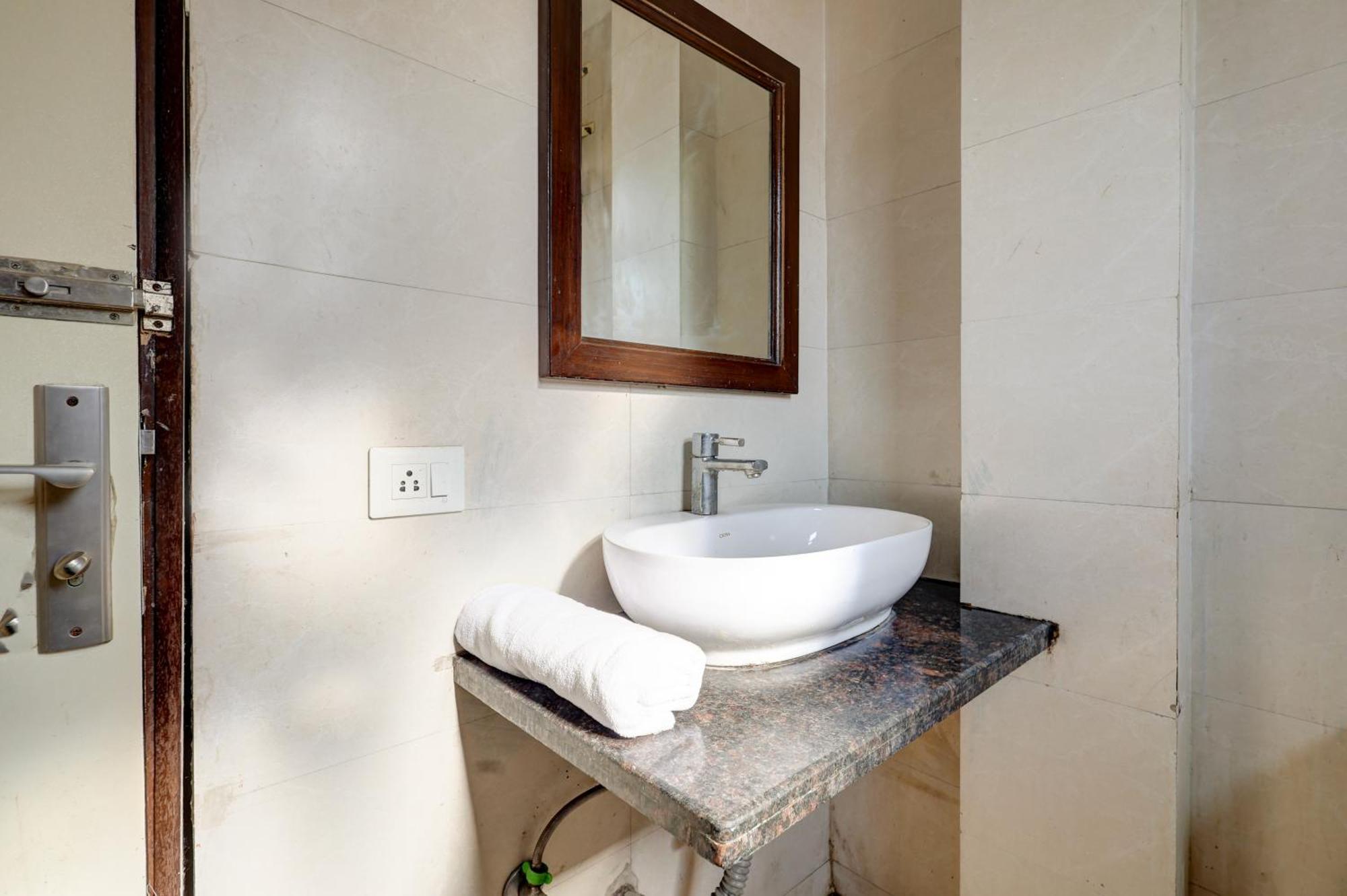 Hotel Aron By The Premium Villa Neu-Delhi Exterior foto